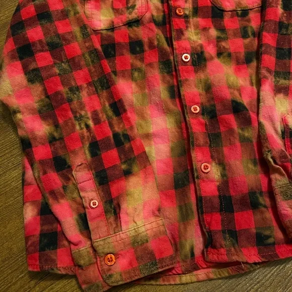⭐️Wonder Nation Juniors Red Black Custom Bleached Plaid Button Flannel Size XXL - Picture 6 of 8